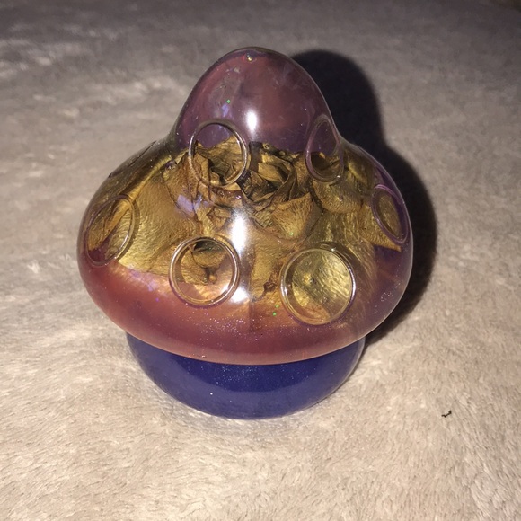 Epoxy resin mushroom 🍄 decor with Rose & glitter ✨Created by Me 💕 - Picture 4 of 6